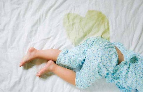 درمان شب ادراری کودکان، درمان های خانگی و فوری
