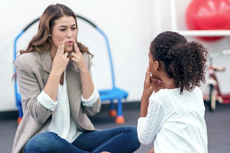 مشاوره گفتار درمانی، مشاوره با دکتر گفتاردرمانگر