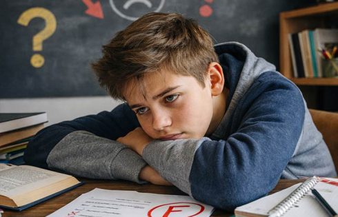 افت تحصیلی در دانشآموزان: علل، نشانهها و راهکارهای رفع آن افت تحصیلی در دانشآموزان